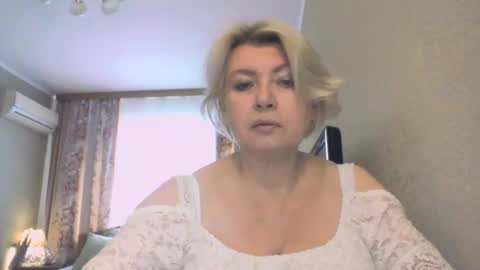 laramrs online show from November 4, 8:13 am