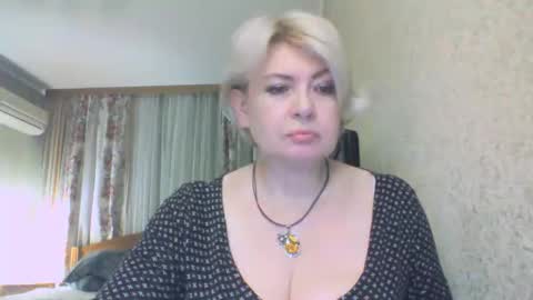 laramrs online show from November 27, 4:42 pm