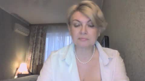 laramrs online show from April 27, 5:44 pm