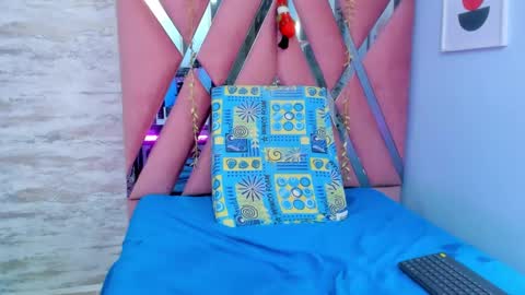 Lara Murphy online show from December 15, 1:02 am