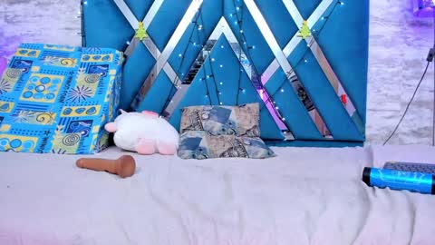 Lara Murphy online show from December 18, 9:08 pm