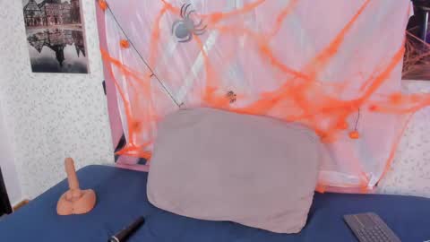 Lara Murphy online show from October 22, 4:13 am