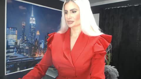 Snapshot of laras_moans chatting on December 22, 10:06 am laras_moans online show from December 22, 10:06 am