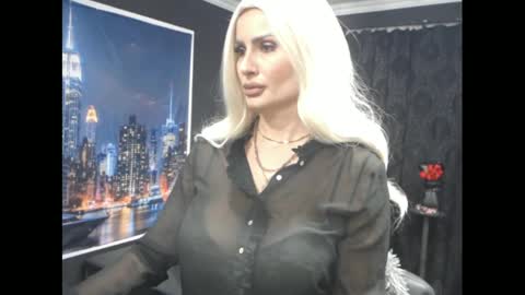 Snapshot of laras_moans chatting on February 4, 8:13 am laras_moans online show from February 4, 8:13 am