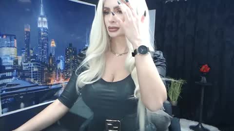 Snapshot of laras_moans chatting on February 5, 7:50 am laras_moans online show from February 5, 7:50 am