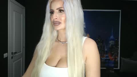 Snapshot of laras_moans chatting on February 21, 8:29 am laras_moans online show from February 21, 8:29 am