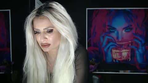 Snapshot of laras_moans chatting on November 21, 10:36 am laras_moans online show from November 21, 10:36 am