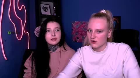 Snapshot of laratiz chatting on November 13, 2:38 pm laratiz online show from November 13, 2:38 pm