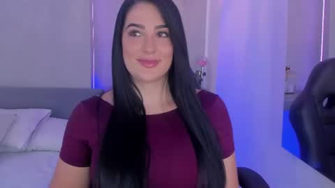 Laura online show from July 8, 8:24 pm