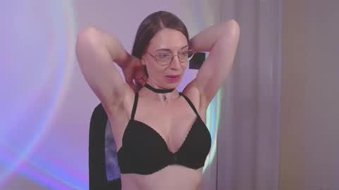 Snapshot of larawintersxxx chatting on May 7, 9:09 pm larawintersxxx online show from May 7, 9:09 pm