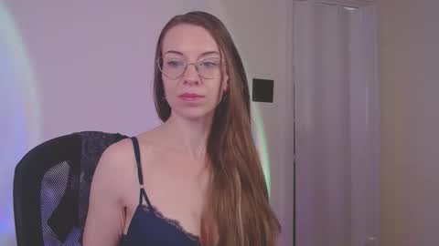 Snapshot of larawintersxxx chatting on May 18, 8:47 pm larawintersxxx online show from May 18, 8:47 pm