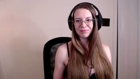 larawintersxxx online show from June 14, 9:06 pm