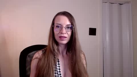 Snapshot of larawintersxxx chatting on July 30, 8:41 pm larawintersxxx online show from July 30, 8:41 pm