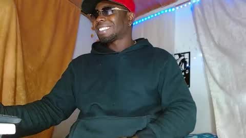 Snapshot of largo_eddy chatting on November 19, 5:18 am Largo eddy online show from November 19, 5:18 am