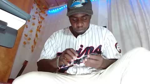 Snapshot of largo_eddy chatting on December 2, 7:14 am Largo eddy online show from December 2, 7:14 am