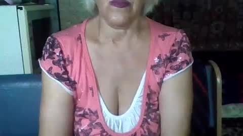 Snapshot of larisaq4ugo24 chatting on July 4, 8:09 am larisaq4ugo24 online show from July 4, 8:09 am