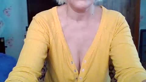Snapshot of larisaq4ugo24 chatting on July 12, 6:26 am larisaq4ugo24 online show from July 12, 6:26 am