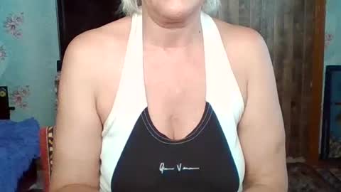 Snapshot of larisaq4ugo24 chatting on July 20, 7:33 am larisaq4ugo24 online show from July 20, 7:33 am