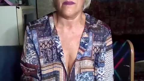 Snapshot of larisaq4ugo24 chatting on July 24, 11:52 am larisaq4ugo24 online show from July 24, 11:52 am