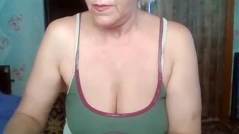 Snapshot of larisaq4ugo24 chatting on July 27, 6:53 am larisaq4ugo24 online show from July 27, 6:53 am