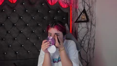  Lari online show from February 7, 2:40 am