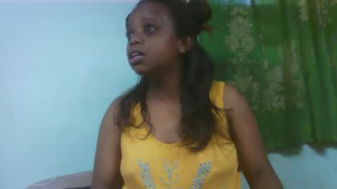 larissa645771 online show from December 18, 12:00 pm