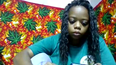 Snapshot of larissa645771 chatting on May 25, 4:18 am larissa645771 online show from May 25, 4:18 am