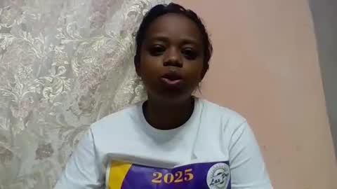 Snapshot of larissa645771 chatting on May 29, 7:39 am larissa645771 online show from May 29, 7:39 am