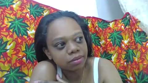 Snapshot of larissa645771 chatting on June 11, 6:28 pm larissa645771 online show from June 11, 6:28 pm