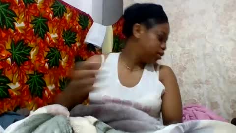 Snapshot of larissa645771 chatting on June 14, 2:24 am larissa645771 online show from June 14, 2:24 am