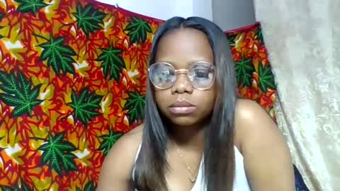 Snapshot of larissa645771 chatting on June 15, 5:48 pm larissa645771 online show from June 15, 5:48 pm