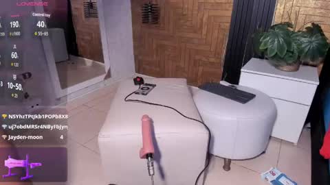       online show from May 25, 8:37 pm