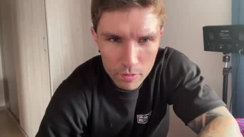 Snapshot of larsskeet chatting on July 15, 5:51 pm larsskeet online show from July 15, 5:51 pm