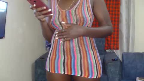 Snapshot of larvy12 chatting on December 15, 2:27 am larvy12 online show from December 15, 2:27 am