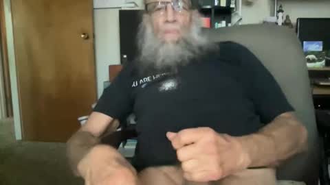 chris online show from April 28, 6:24 pm