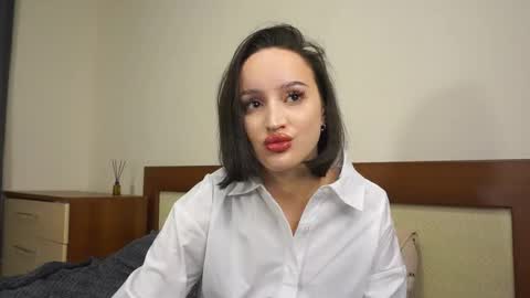 lashundamciver online show from November 17, 7:47 am