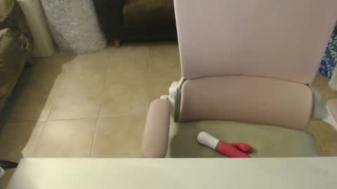 Snapshot of lasolitaauri chatting on February 13, 10:33 pm Auri online show from February 13, 10:33 pm