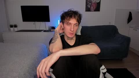 Snapshot of lastnight4you chatting on December 17, 9:05 pm acie online show from December 17, 9:05 pm