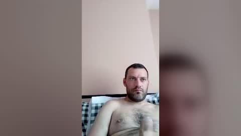 Snapshot of laszloszilagyi925 chatting on June 18, 2:43 pm laszloszilagyi925 online show from June 18, 2:43 pm