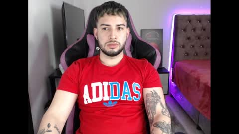 Snapshot of latam_ chatting on January 2, 3:48 am YOUR BABY online show from January 2, 3:48 am