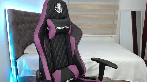 Snapshot of latam_ chatting on March 8, 7:05 am YOUR BABY online show from March 8, 7:05 am