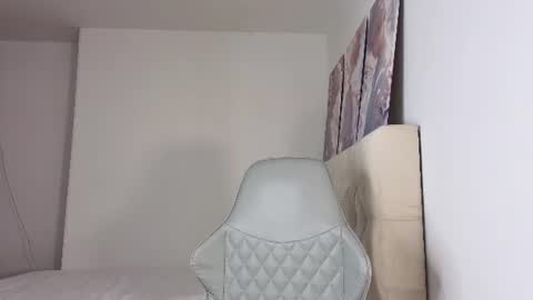 Snapshot of latam_ chatting on July 18, 6:23 pm YOUR BABY online show from July 18, 6:23 pm