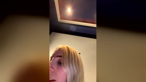 Roxy blue online show from February 16, 6:31 am