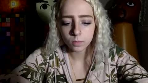 Roxy blue online show from February 27, 2:44 am