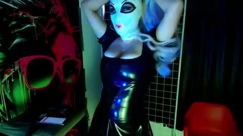 Snapshot of latex_rose_daniels chatting on July 29, 4:49 pm ROSE online show from July 29, 4:49 pm