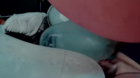 Snapshot of latexchris77 chatting on May 25, 4:51 am latexchris77 online show from May 25, 4:51 am