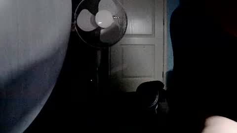 Snapshot of latexchris77 chatting on June 19, 3:00 am latexchris77 online show from June 19, 3:00 am