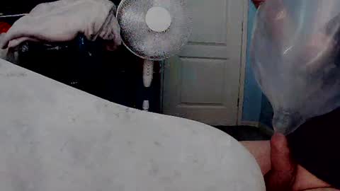 Snapshot of latexchris77 chatting on July 3, 6:09 am latexchris77 online show from July 3, 6:09 am