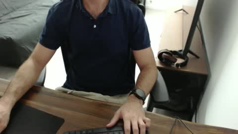 latexdave84 online show from October 23, 10:36 am