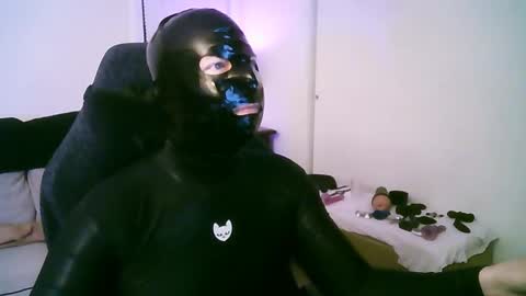 latexminheadroom online show from April 1, 1:39 am